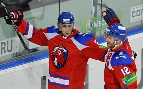 Erik Christensen (vlevo) se raduje spolen s Jiím Novotným z jedné ze svých