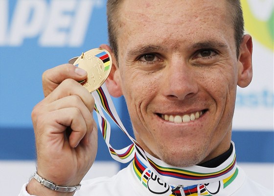 MISTR SVTA. Belgický cyklista Phillipe Gilbert se zlatou medaili.
