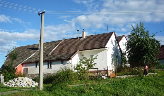Domek si majitelé vyhlédli v obci Lovtín v jiních echách.