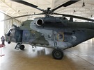 Mi-171 má tíkolový nezatahovatelný podvozek s dvojitou montáí pneumatik na...