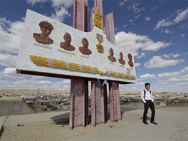 Pomnk hrdinskm mongolskm vojkm v Sajnandu
