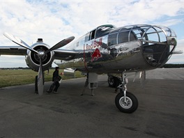 Letoun B-25J Mitchell sériového ísla 44-86893. Je jedním z ty dodnes...