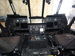 V pilotní kabin pibyly multifunkní displeje, radionaviganí systém (VOR,...