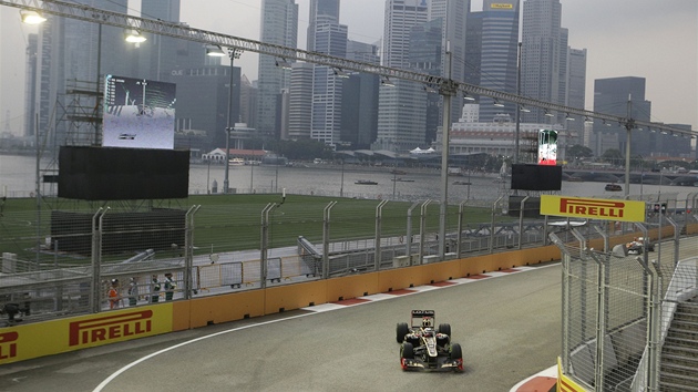 Kimi Raikkonen pi prvnm trninku na Velkou cenu Singapuru.