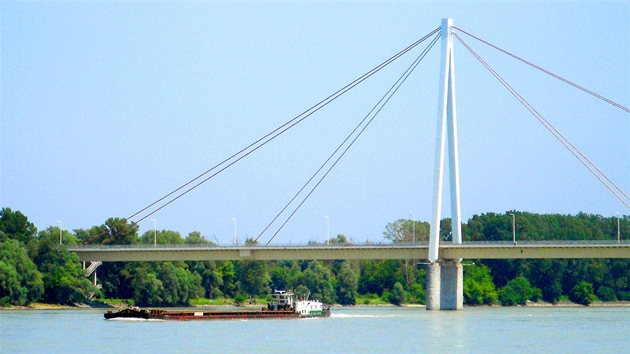 Most pes Dunaj ped mstem Hainburg