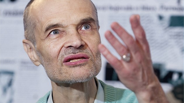 Alkoholikům je vlastně jedno, jaký druh své drogy pijí. Říká lékař Karel Nešpor.