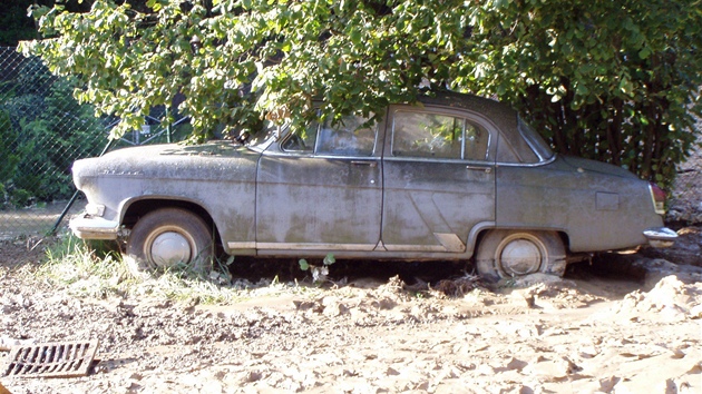 Voda z prasklho potrub zaplavila v Brn osadu ernoviky.