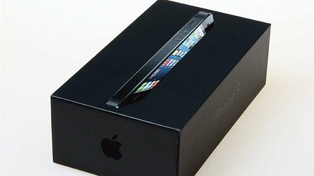 Nejenom iPhone 5 narostl. Vt je i krabika, v kter je telefon dodvn.
