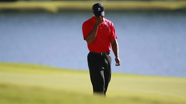 Tiger Woods  nebyl v zvru Tour Championship v optimln form. 