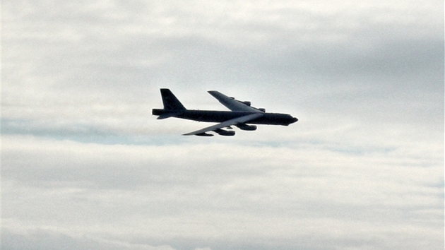 Letov ukzka B-52 na Dnech NATO 2012