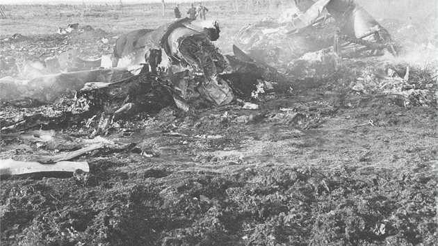 Jet doutnajc trosky letounu  Il-18 SA po nehod v Ganderu.