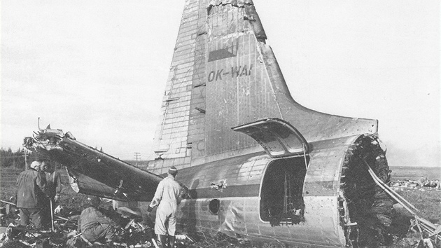 Ocas letounu Il-18 OK-WAI - jediná relativn neporuená ást trosek.