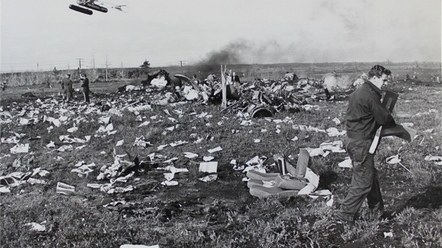 Trosky letounu Il-18 a prbh zchrannch prac.