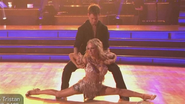 Pamela Andersonov a jej tanen partner Tristan MacManus v souti Dancing with the Stars: All Stars