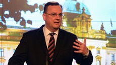 Premiér Petr Nečas na tiskové konferenci po mimořádné schůzi vlády 20. září v Premiér Petr Nečas na tiskové konferenci po mimořádné schůzi vlády 20. září v