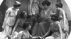 Isadora Duncanová se svými tanenicemi