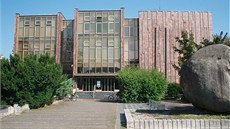 Budova Jihočeské vědecké knihovny na Lidické třídě v Českých Budějovicích. Budova Jihočeské vědecké knihovny na Lidické třídě v Českých Budějovicích.