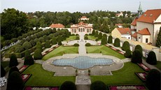 Zahrada ernínského paláce, který se nachází na Loretánském námstí v Praze.