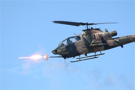 Útoný vrtulník AH-1 Cobra turecké armády