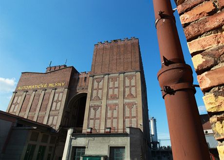 Automatické mlýny, jedna z prvních realizací slavného architekta Josefa Goára