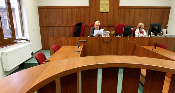 Soudkyni Iv Najbrtové zbývá vynést rozsudky nad posledními dvma obalovanými.
