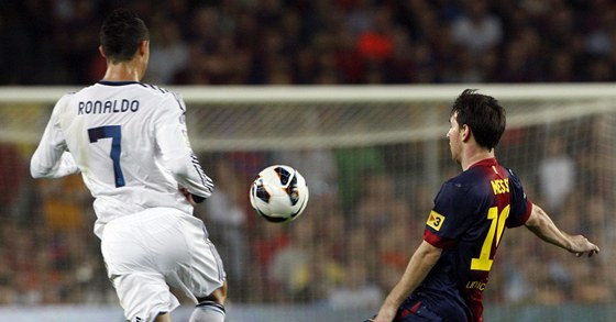 HVZDY OBOU TÝM. Na snímku jsou zachycení Cristiano Ronaldo z Realu Madrid a Lionel Messi z Barcelony.