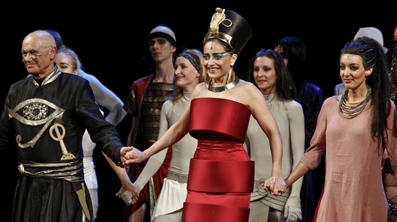 Premiéra muzikálu Aida: zleva Jií Korn, Lucie Bílá a Dasha (2012)