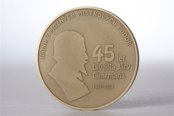 Mince vydaná k výroí Divadla Járy Cimrmana