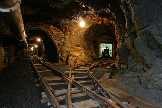 Jáchymovská tola íslo 1, v ní se til v padesátých letech uran. Dnes se do tol v Jáchymov chodí dívat turisté.