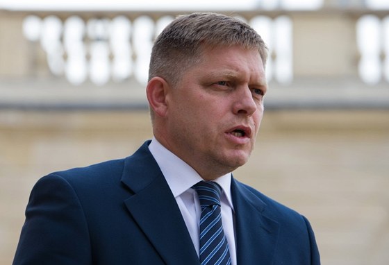 Slovenský premiér Robert Fico na tiskové konferenci po setkání s francouzským