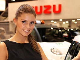 Modelky paíského autosalonu 2012