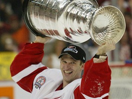 S Detroit Red Wings získal Dominik Haek v roce 2002 Stanleyv pohár
