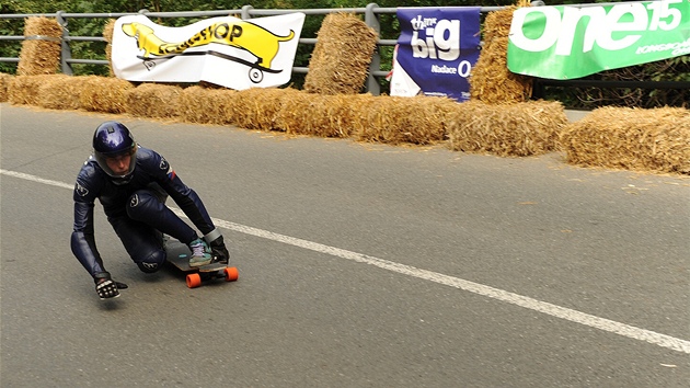 Mistrovstv ve Slivenci v longboardech posunulo tenhle netradin sport v esku o kus dl.