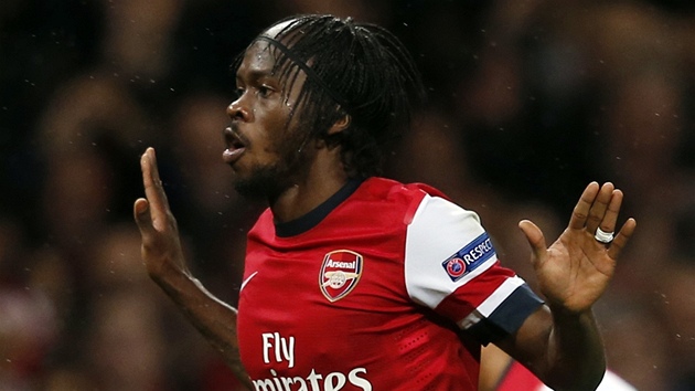 Gervinho z Arsenalu slav gl v utkn Ligy mistr do st Olympiakosu.