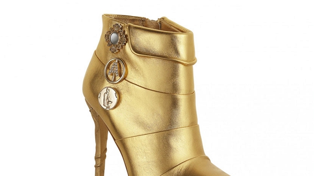Zlat kotnkov kozaky z kolekce Anna Dello Russo pro H&M, 4 999 korun