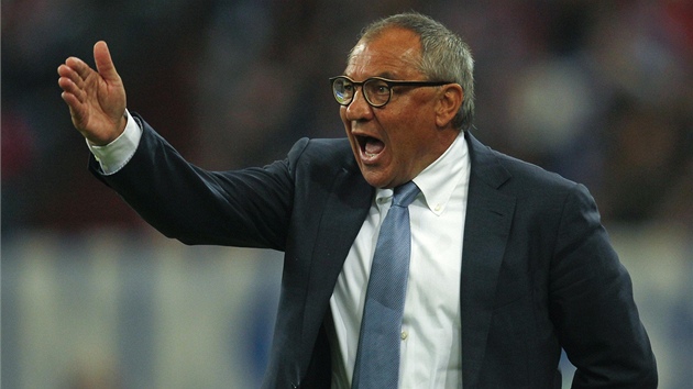 PÍSNÝ KOU. Felix Magath, trenér fotbalist Wolfsburgu.