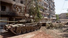 Tanky syrské armády v Aleppu (25. záí 2012)