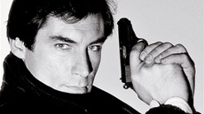 Titulní strana magazínu Víkend DNES na téma James Bond - Timothy Dalton