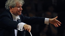 Česká filharmonie zahájila 4. října v pražském Rudolfinu pod vedením dirigenta Česká filharmonie zahájila 4. října v pražském Rudolfinu pod vedením dirigenta