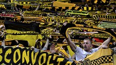 Fanouci Borussie Dortmund na stadionu Manchesteru City pi utkání Ligy mistr.
