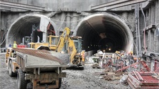 Záhadné zelené svttlo v novém tunelu metra