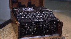 Šifrovací přístroj Enigma používala armáda hitlerovského Německa během druhé Šifrovací přístroj Enigma používala armáda hitlerovského Německa během druhé