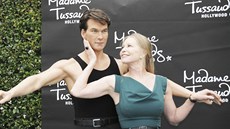 Lisa Niemiová a vosková figurína Patricka Swayzeho v muzeu Madame Tussauds v...