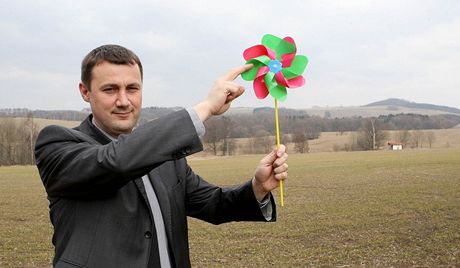 Starosta Hrádku nad Nisou Martin Pta ped hebenem, na kterém budou stát