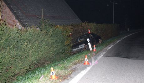 Opil idi havaroval v Doln Olenici na Trutnovsku. (9. 10. 2012)