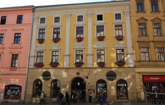 Olomoucká radnice potvrdila, e prodá dva domy v centru. Jedním z nich je íslo popisné 47 na Dolním námstí.