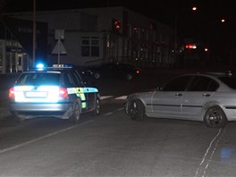 idi vozem v dubnu v Kopivnici srazil policistu, o auto te piel.