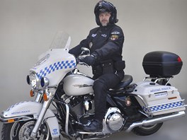 Hradeck mstsk policie ti roky testovala motocykly Harley Davidson.