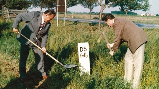 Prvn vkop na dlnici D5 probhl v roce 1977.