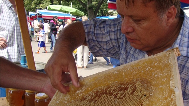 Na Jiku bude monost med i ochutnat, abyste vdli, co kupujete.  Ilustran foto z pedchoz akce 